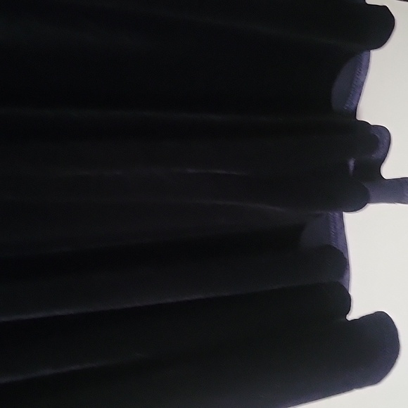 Elegant Black  Dress - Picture 4 of 5